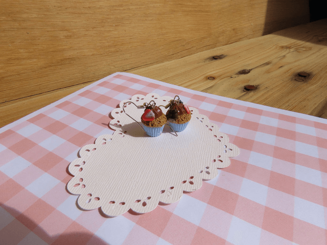 🧁Boucles d'oreilles - Cupcakes chantilly chocolat fraise