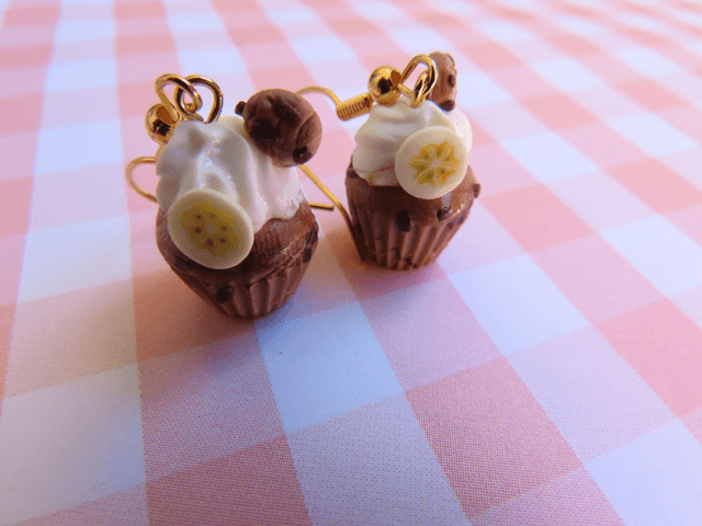 🧁 Boucles d'oreilles - Cupcakes marbrés à la banane chantilly