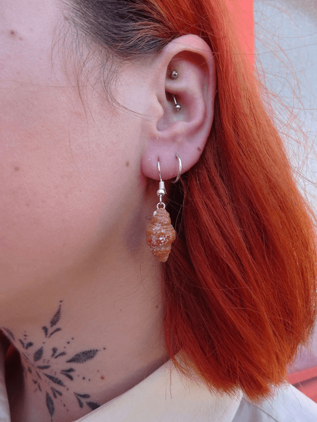 Boucles d'oreilles - Croissants droits au beurre et au sucre glace