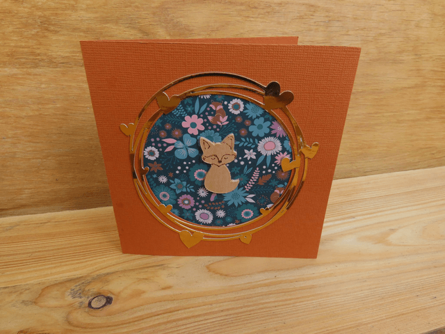 Petites cartes en bois faites main
