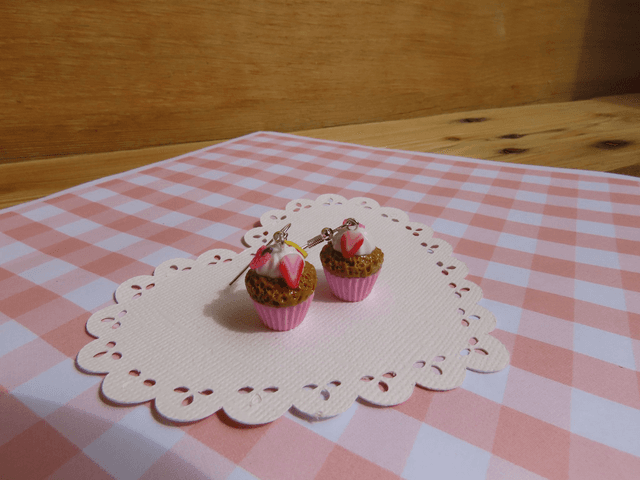 🧁 Boucles d&#039;oreilles - Cupcakes aux fraises